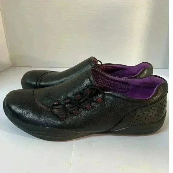 Bionica black shoes size 10 M  - Picture 2 of 6